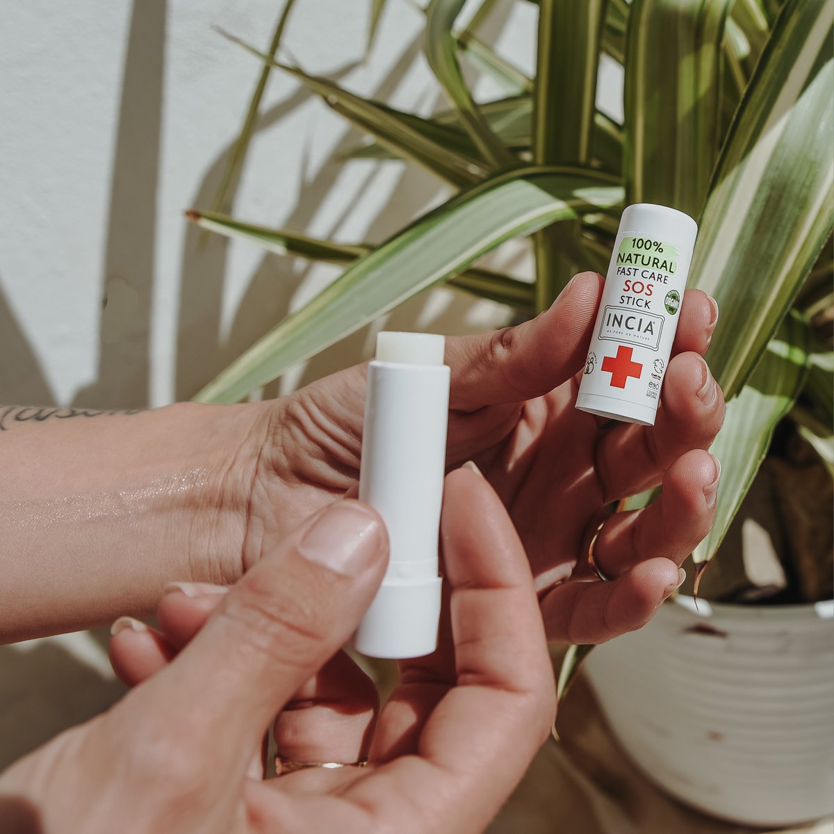 INCIA - SOS-stick met Duindoornolie en Shea Butter